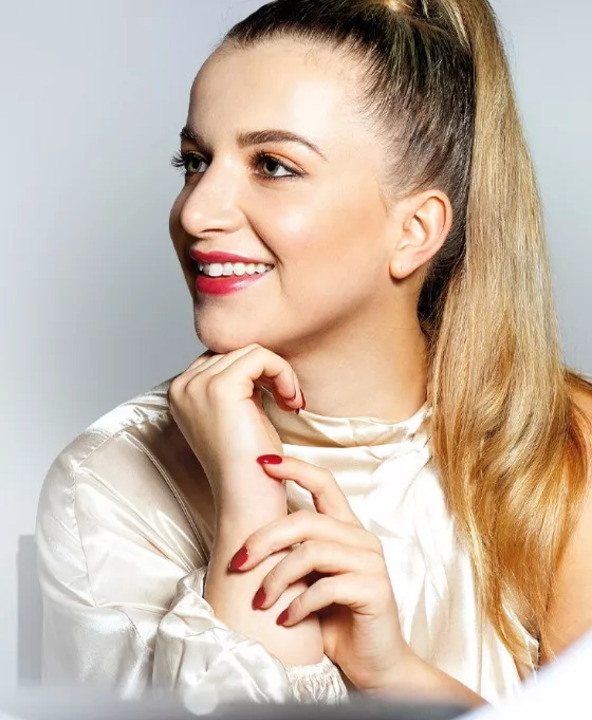 Kristýna, 25